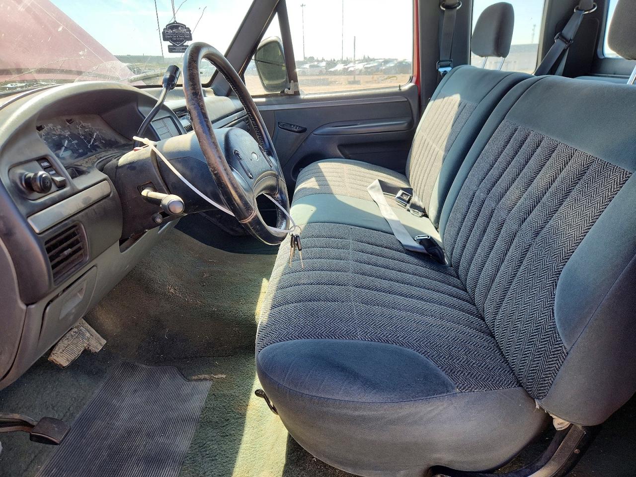 1993 Ford F150 Two Tone vin: 1FTEX15H9PKB16107