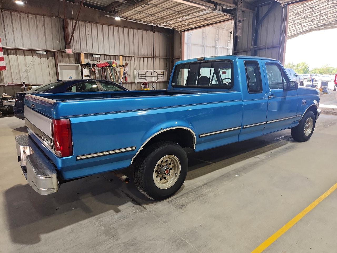 1992 Ford F150 Blue vin: 1FTEX15N3NKA21528
