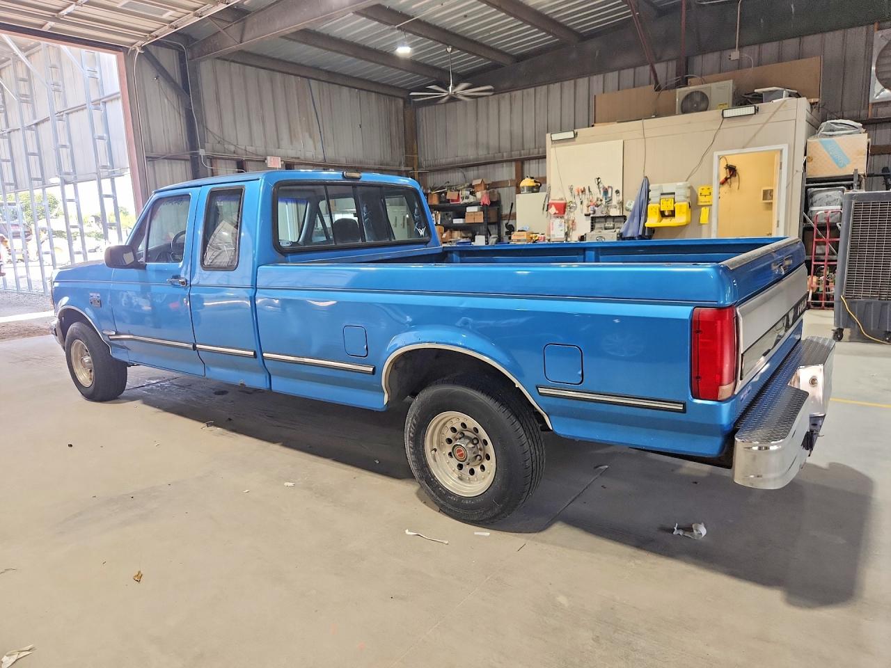 1992 Ford F150 Blue vin: 1FTEX15N3NKA21528