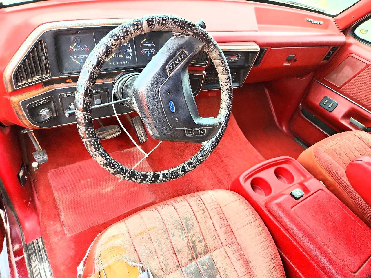1989 Ford F150 Burgundy vin: 1FTEX15N7KKB10059