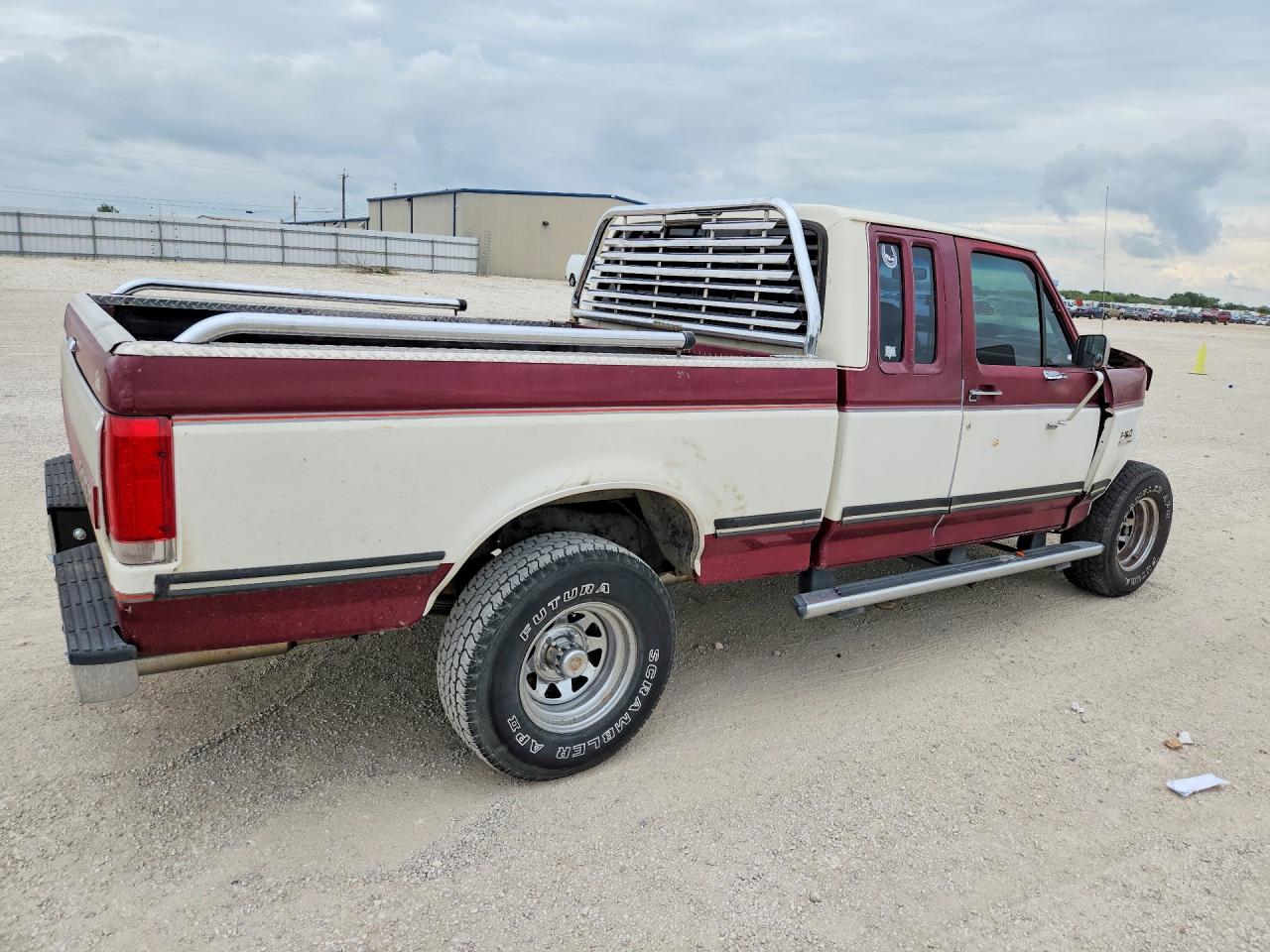 1989 Ford F150 Burgundy vin: 1FTEX15N7KKB10059