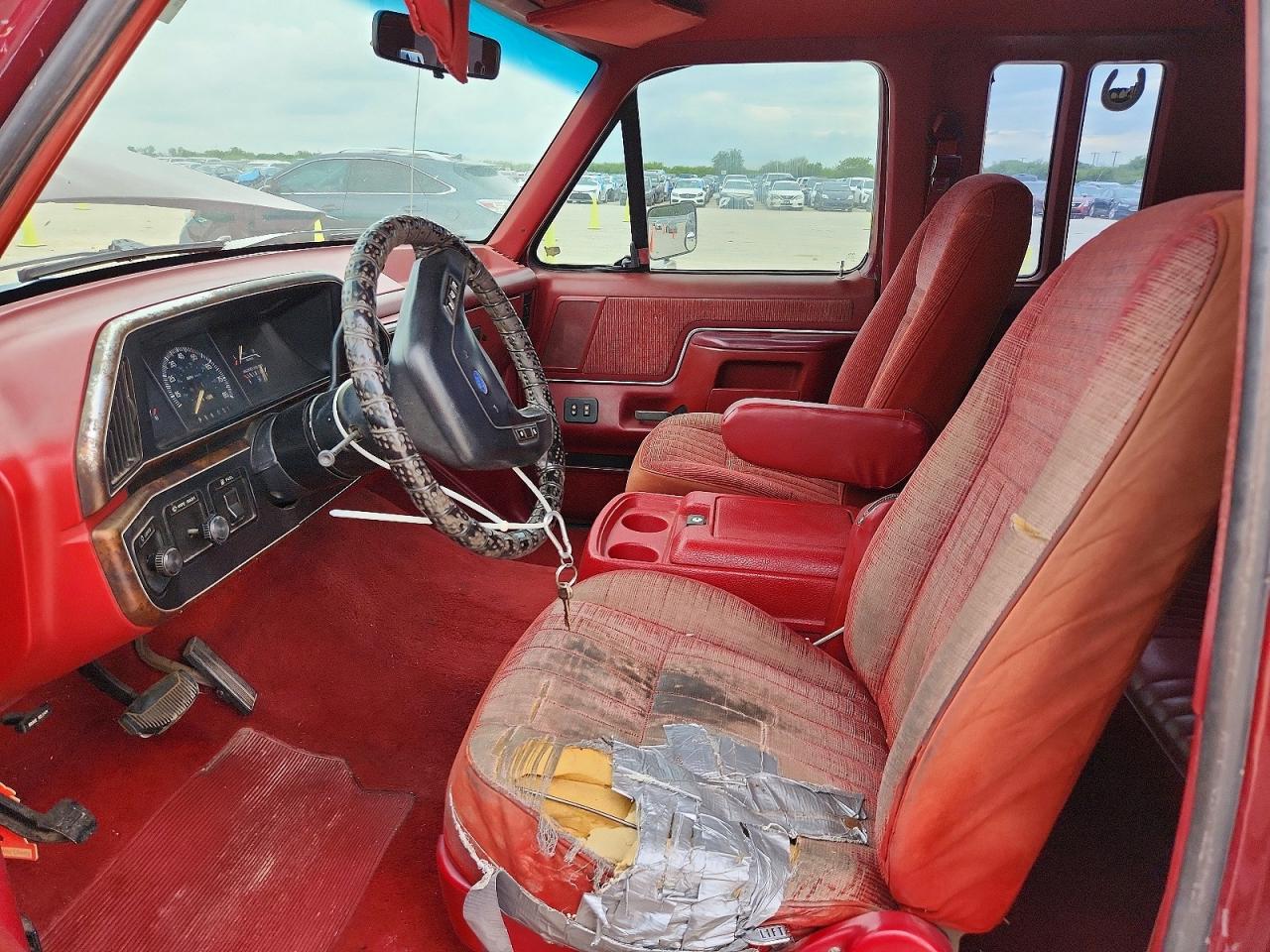 1989 Ford F150 Burgundy vin: 1FTEX15N7KKB10059