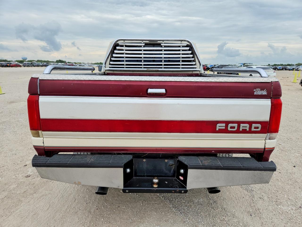1989 Ford F150 Burgundy vin: 1FTEX15N7KKB10059