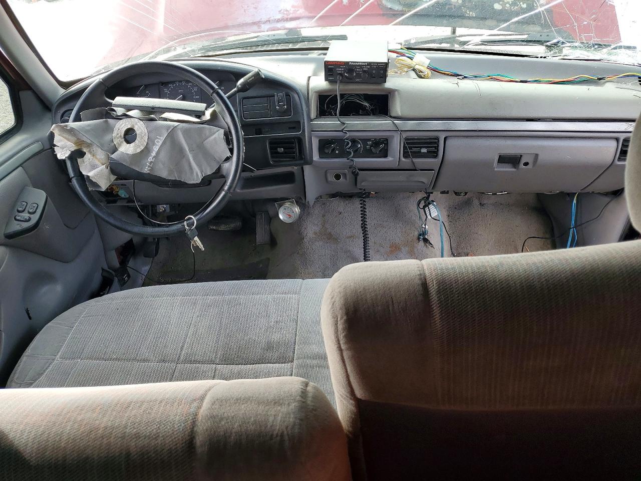 1994 Ford F150 Burgundy vin: 1FTEX15N8RKB93124