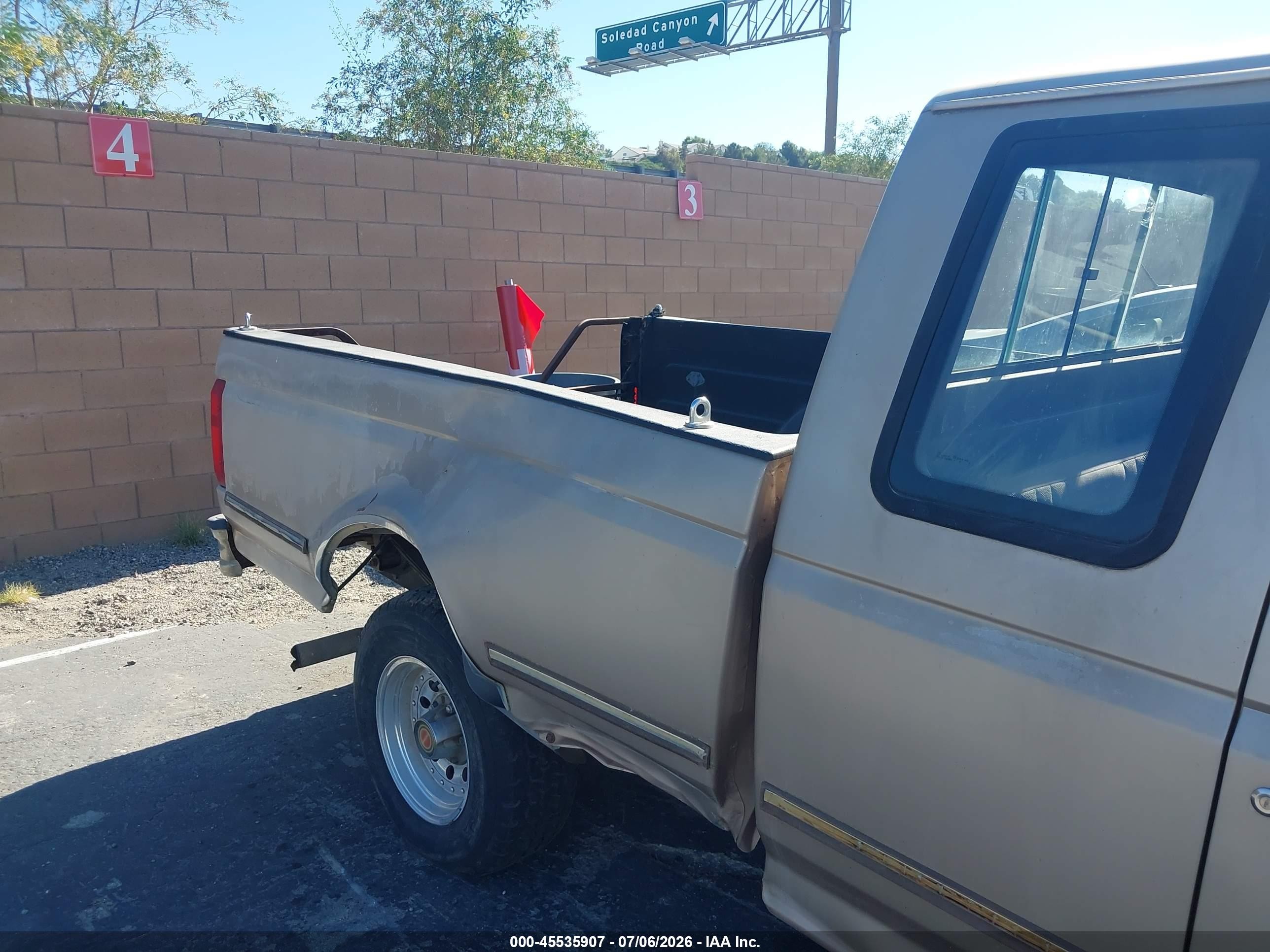 1993 Ford F150   Brown vin: 1FTEX15N9PKB06165