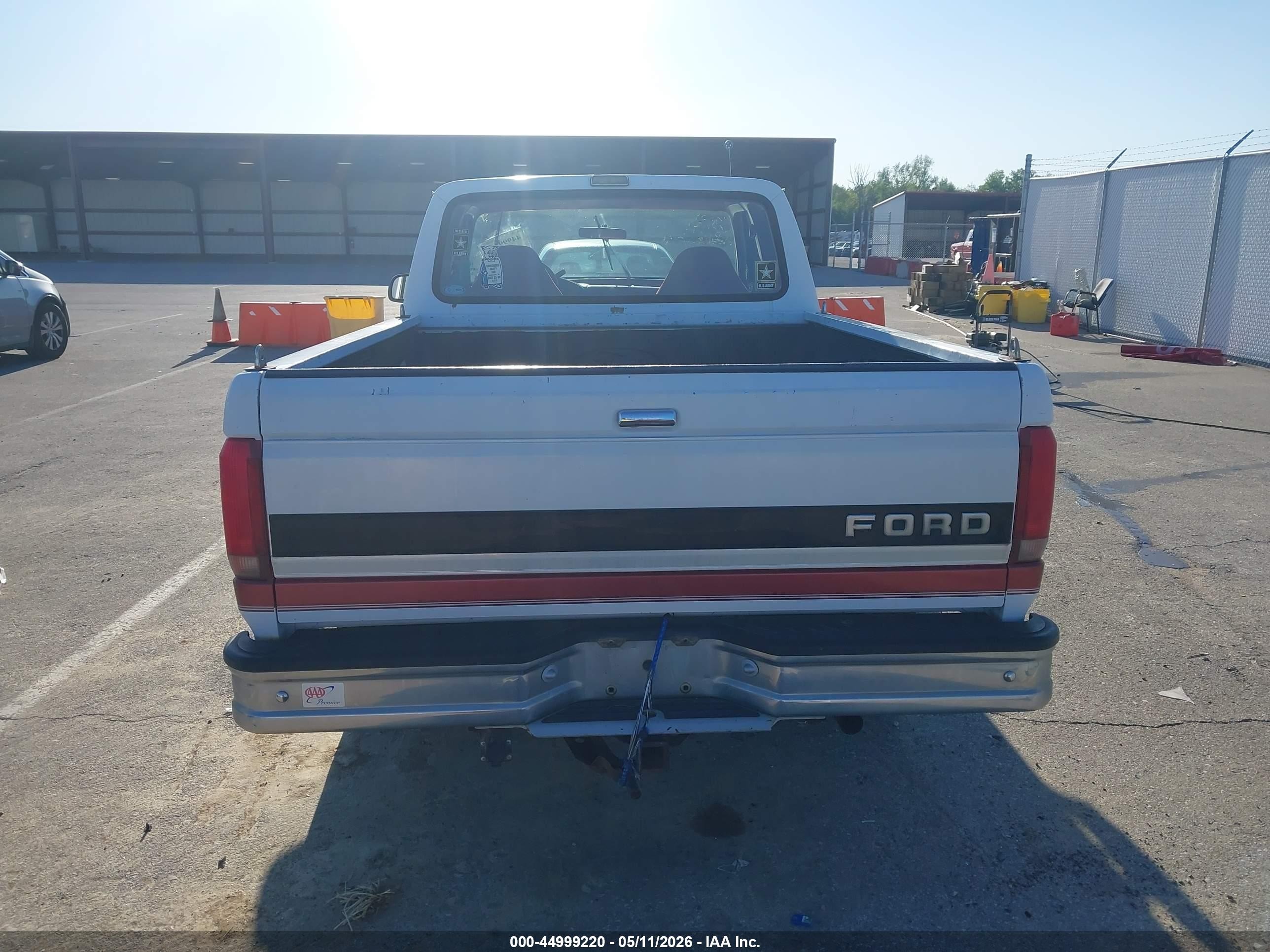 1992 Ford F150   White vin: 1FTEX15NXNKB24154