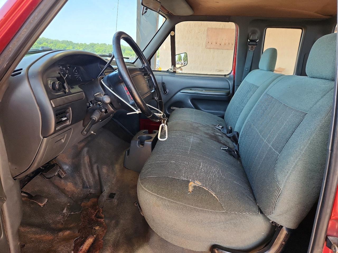 1993 Ford F150 Red vin: 1FTEX15Y7PKB10435