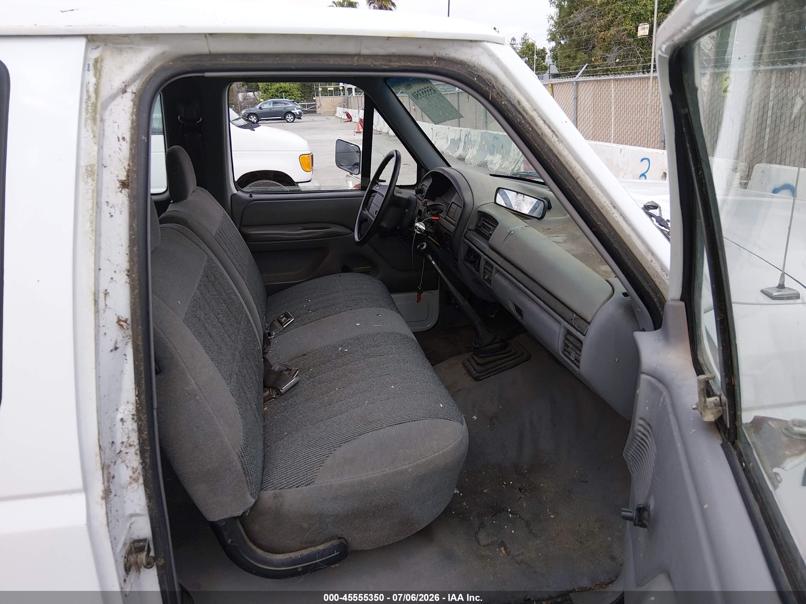 1994 Ford F150   White vin: 1FTEX15Y8RKB70825