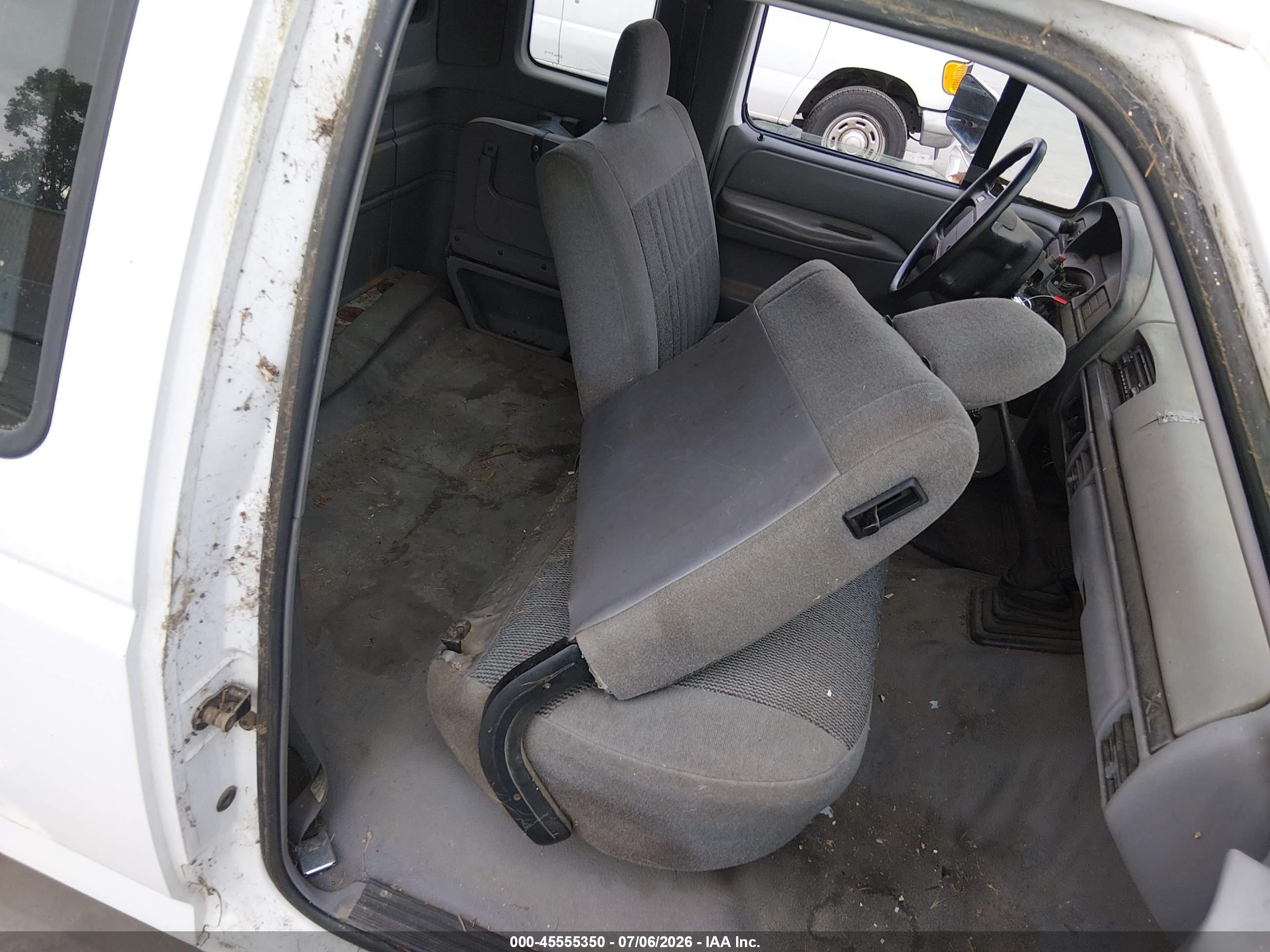 1994 Ford F150   White vin: 1FTEX15Y8RKB70825