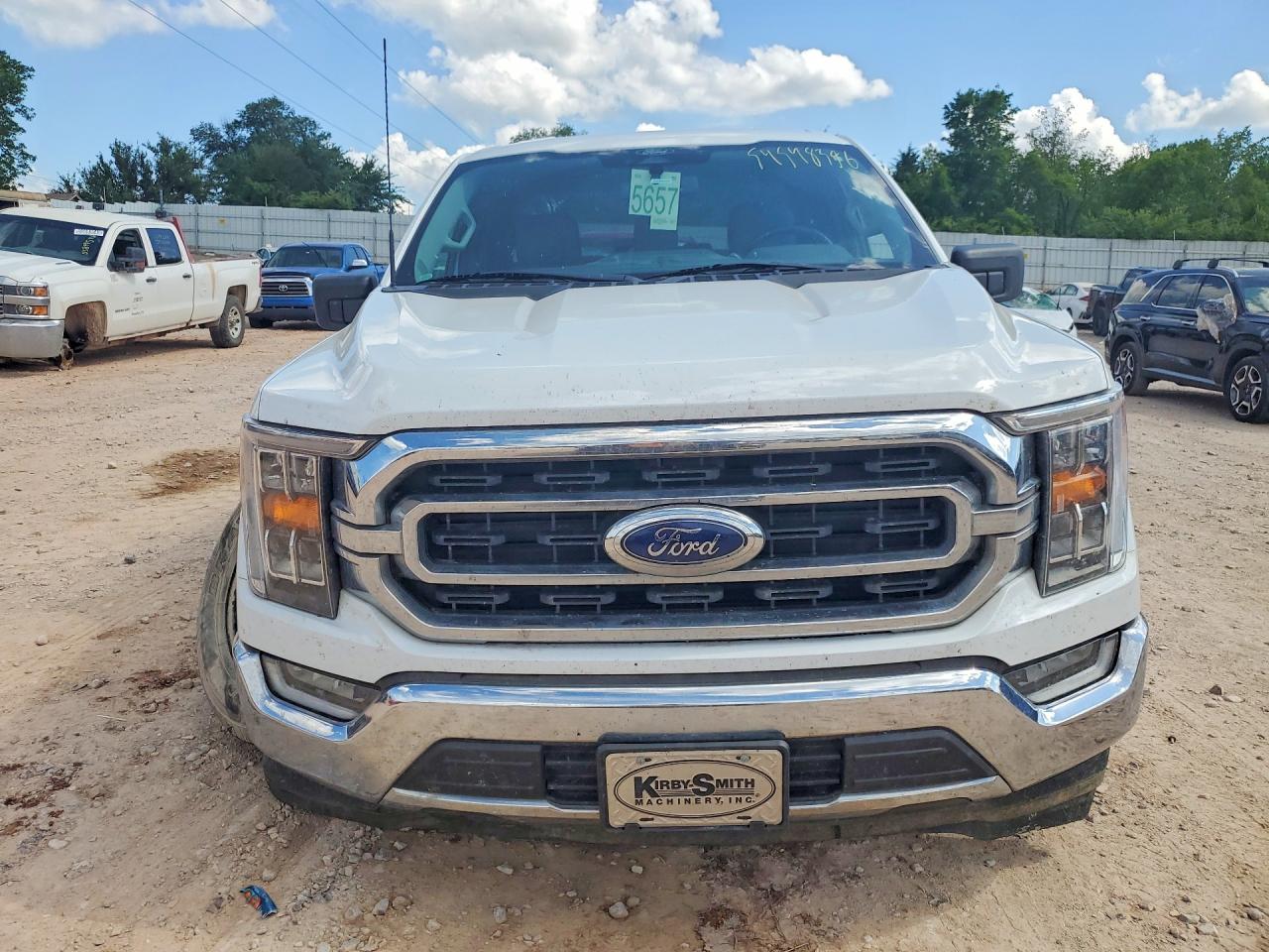 2022 Ford F150 Super Cab White vin: 1FTEX1C50NFB04121
