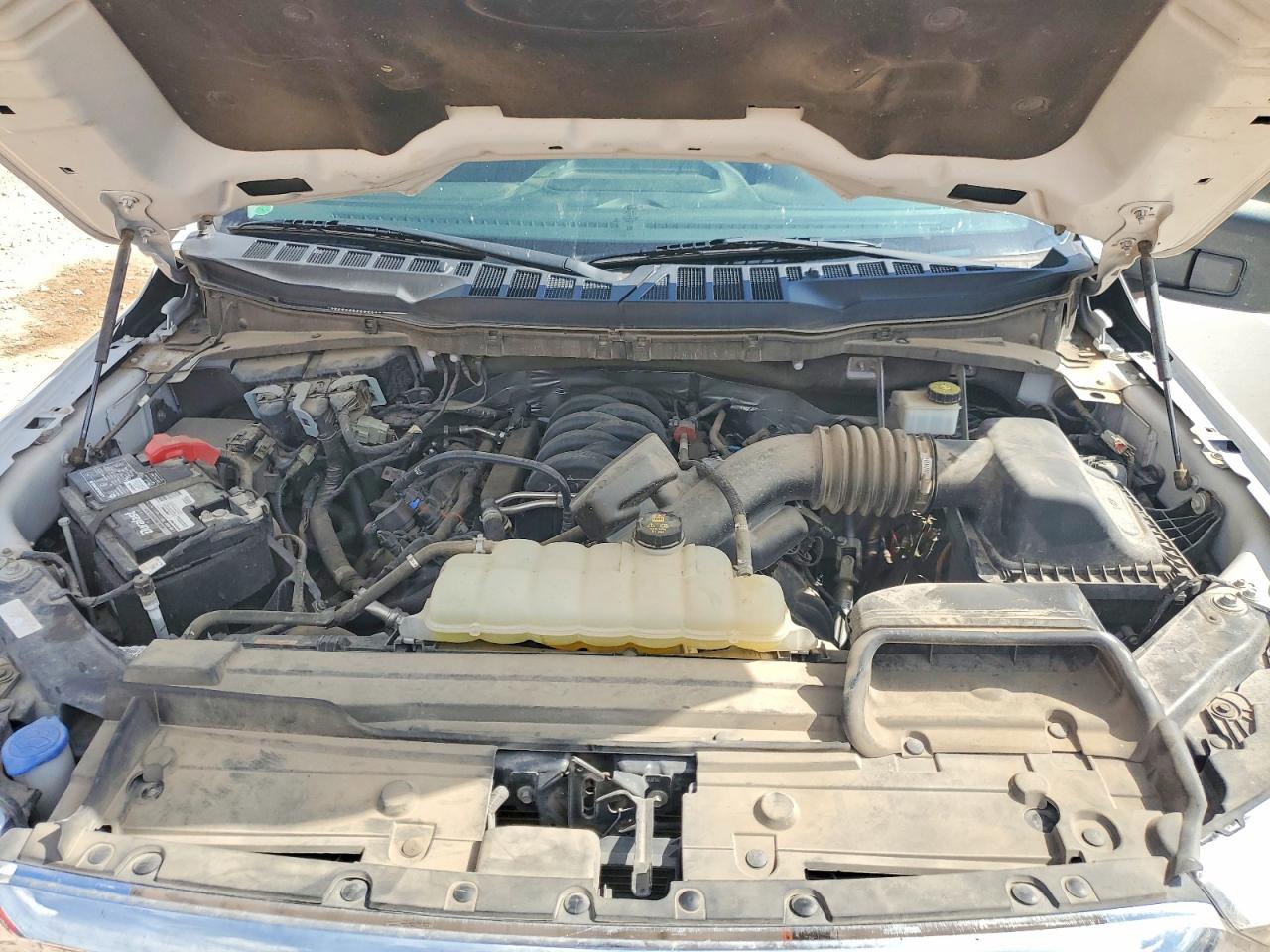 2022 Ford F150 Super Cab White vin: 1FTEX1C50NFB04121