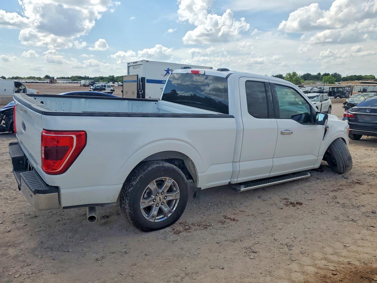 2022 Ford F150 Super Cab White vin: 1FTEX1C50NFB04121