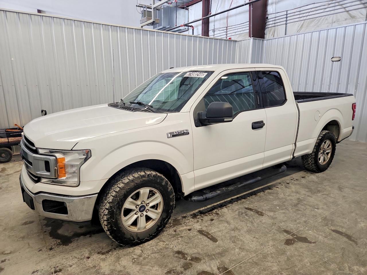 2018 Ford F150 Super Cab White vin: 1FTEX1C53JFE11003