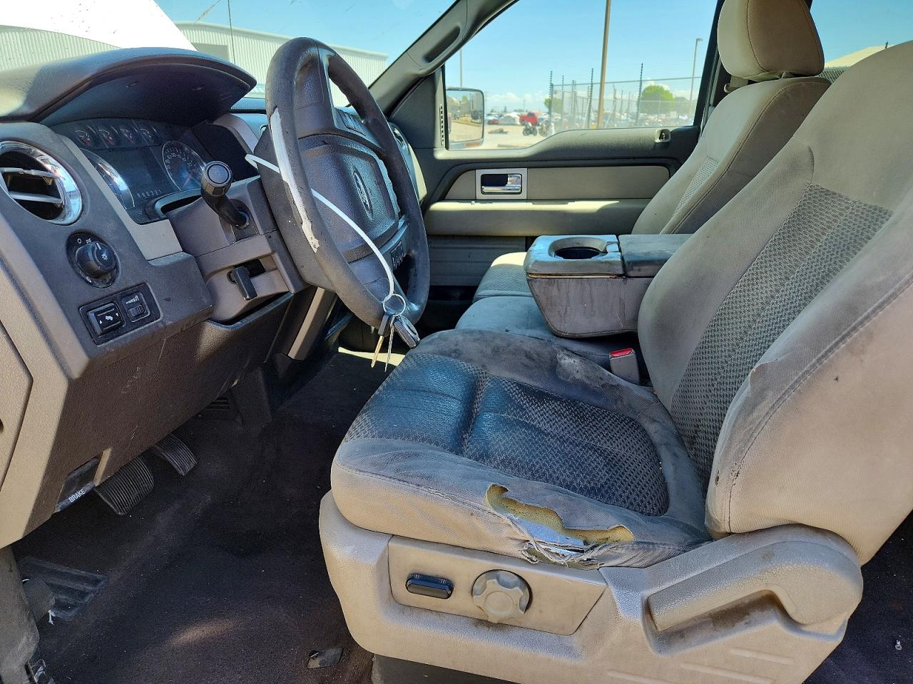 2010 Ford F150 Super Cab White vin: 1FTEX1C80AKE43182