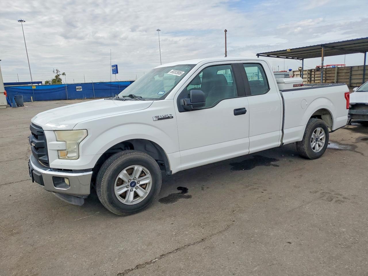2015 Ford F150 Super Cab White vin: 1FTEX1C80FFA15337