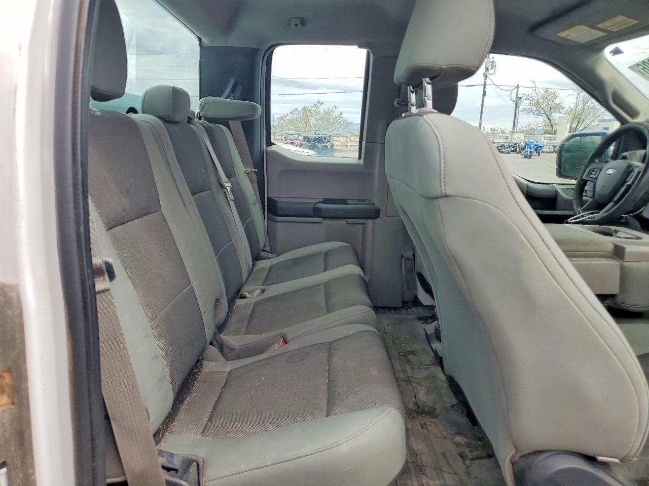 2015 Ford F150 Super Cab White vin: 1FTEX1C80FFA15337