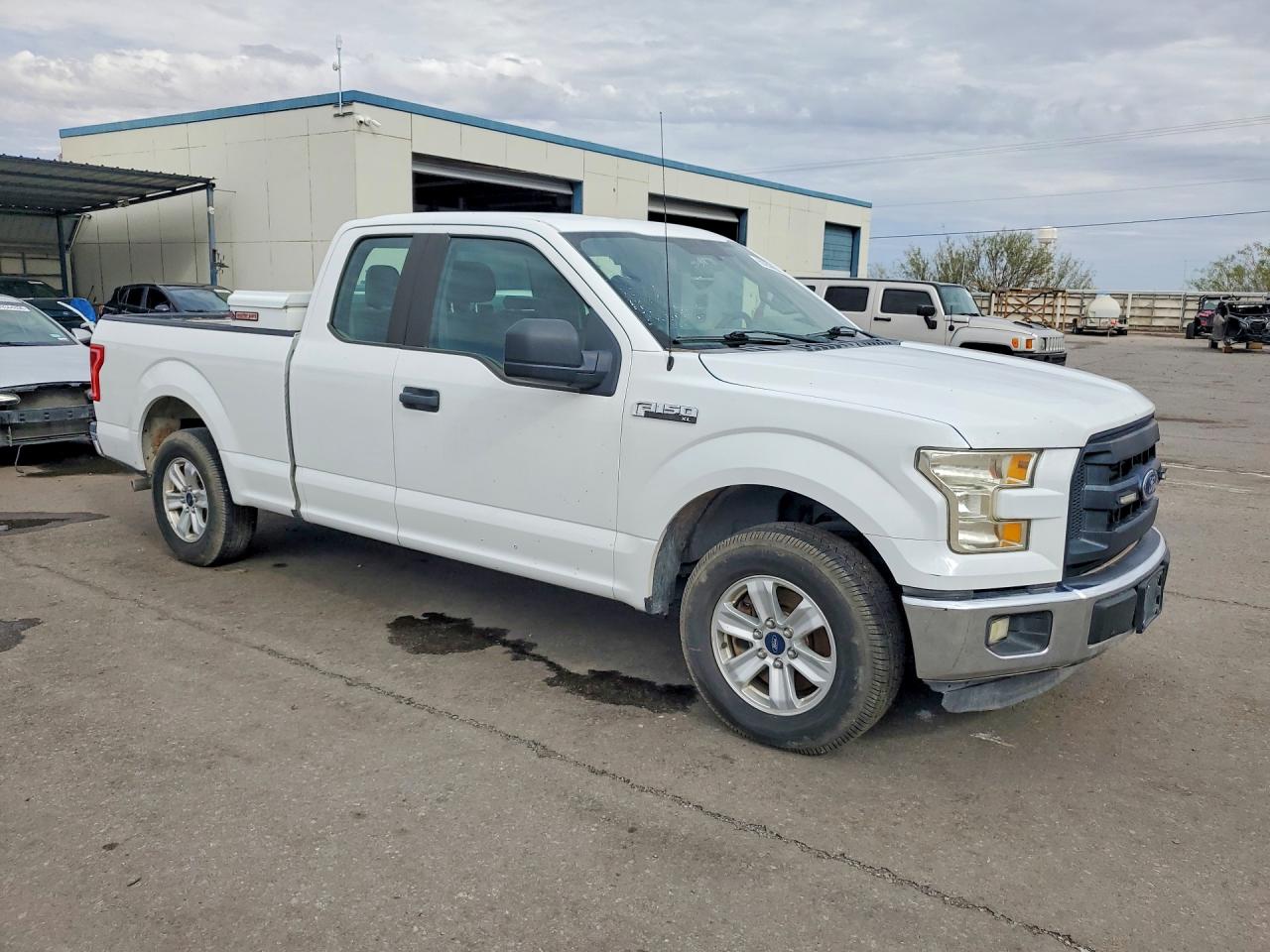 2015 Ford F150 Super Cab White vin: 1FTEX1C80FFA15337
