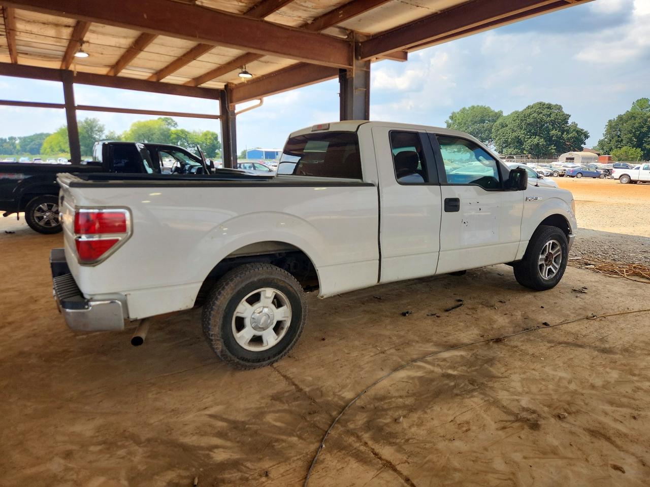 2010 Ford F150 Super Cab White vin: 1FTEX1C81AFA79444