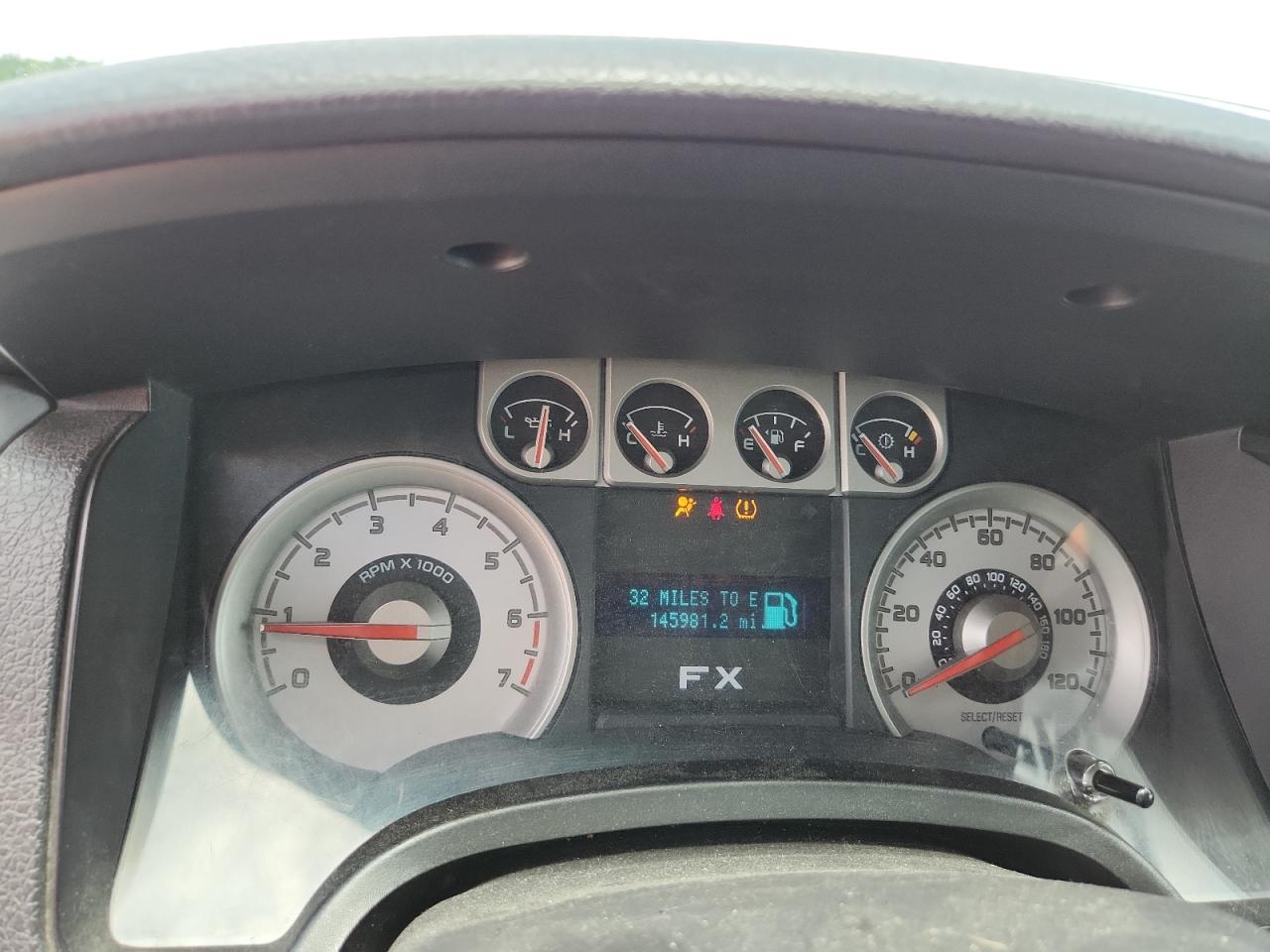 2010 Ford F150 Super Cab White vin: 1FTEX1C82AKE57195