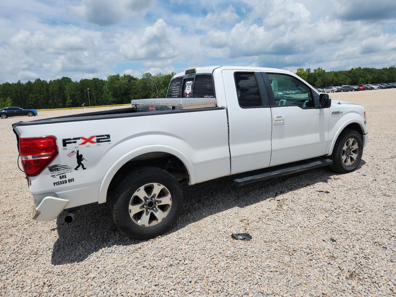 2010 Ford F150 Super Cab White vin: 1FTEX1C82AKE57195