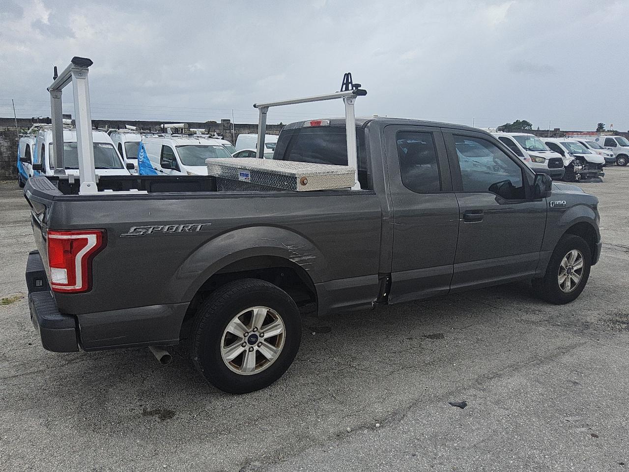 2015 Ford F150 Super Cab Gray vin: 1FTEX1C83FKE68973 Damage: Right Rear Tire, Worn, Replacement Required