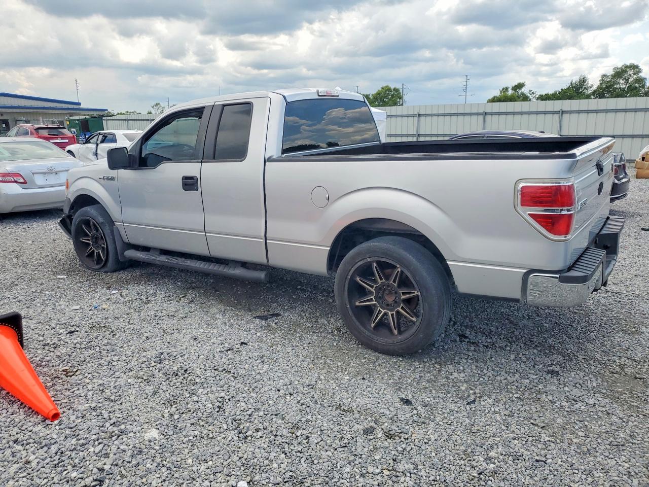 2010 Ford F150 Super Cab Silver vin: 1FTEX1C84AFA70978