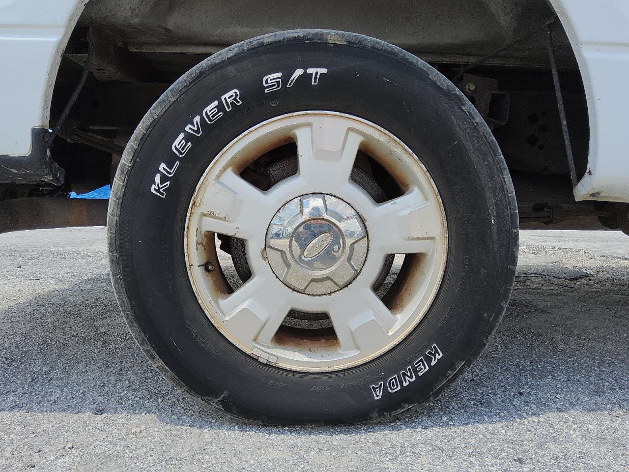 2010 Ford F150 Super Cab White vin: 1FTEX1C84AFD50965 Damage: Right Rear Wheel, Curb Rash, 6 to 7 inches