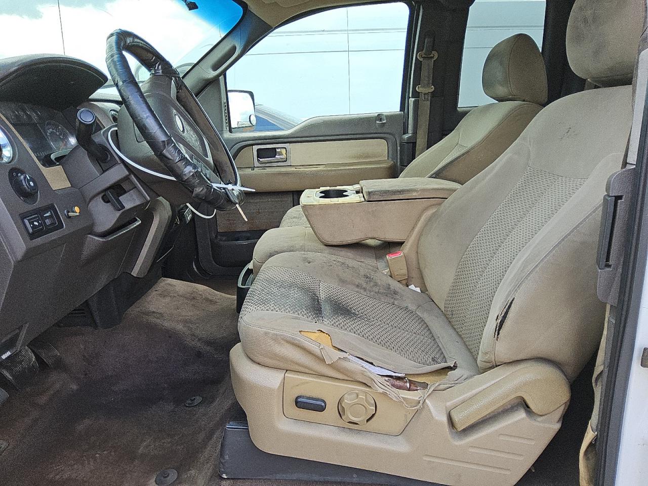 2010 Ford F150 Super Cab White vin: 1FTEX1C84AFD50965