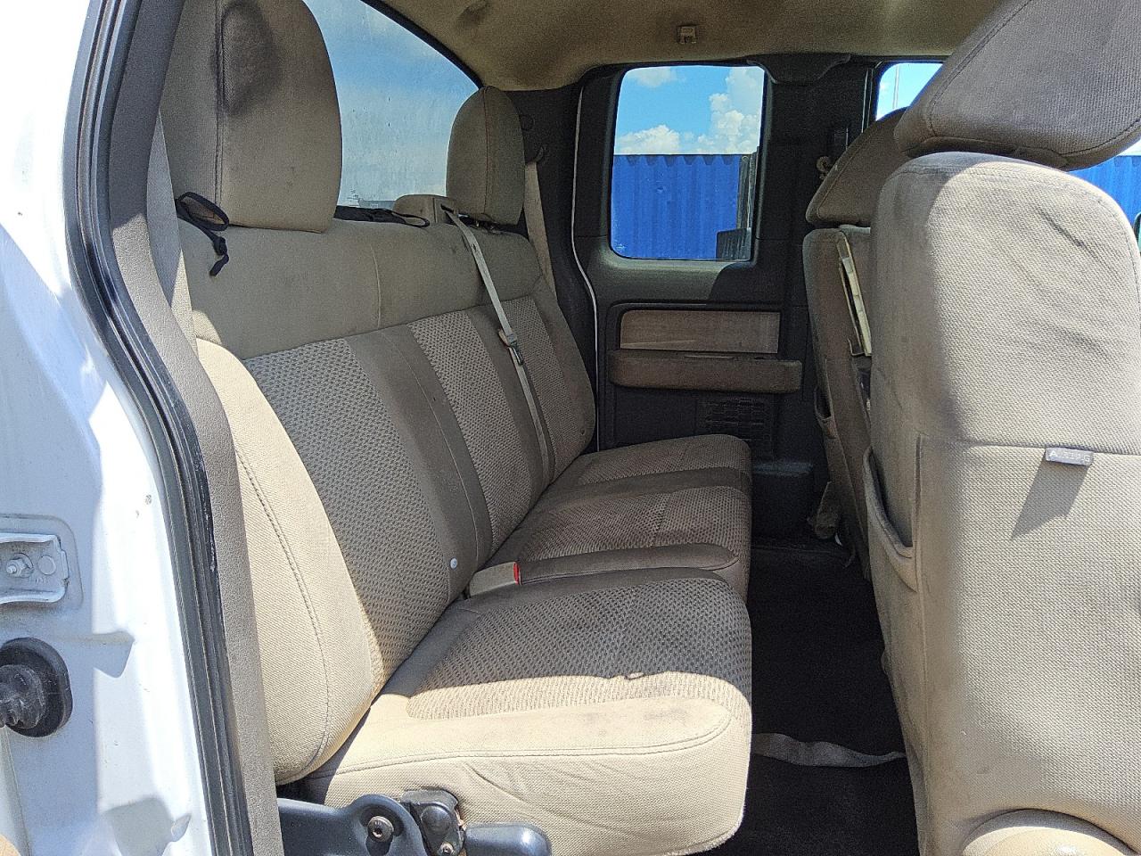2010 Ford F150 Super Cab White vin: 1FTEX1C84AFD50965