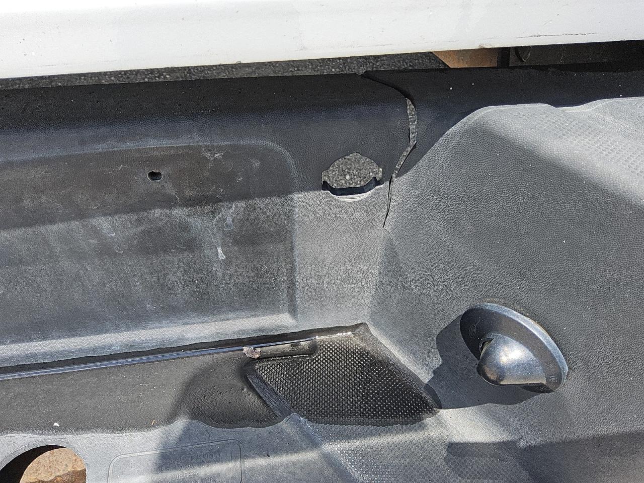 2010 Ford F150 Super Cab White vin: 1FTEX1C84AFD50965 Damage: Rear Bumper Step Pad, Broken, Replacement Required