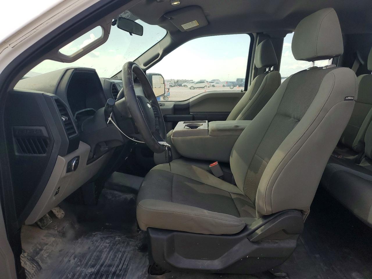 2015 Ford F150 Super Cab White vin: 1FTEX1C84FKE19961