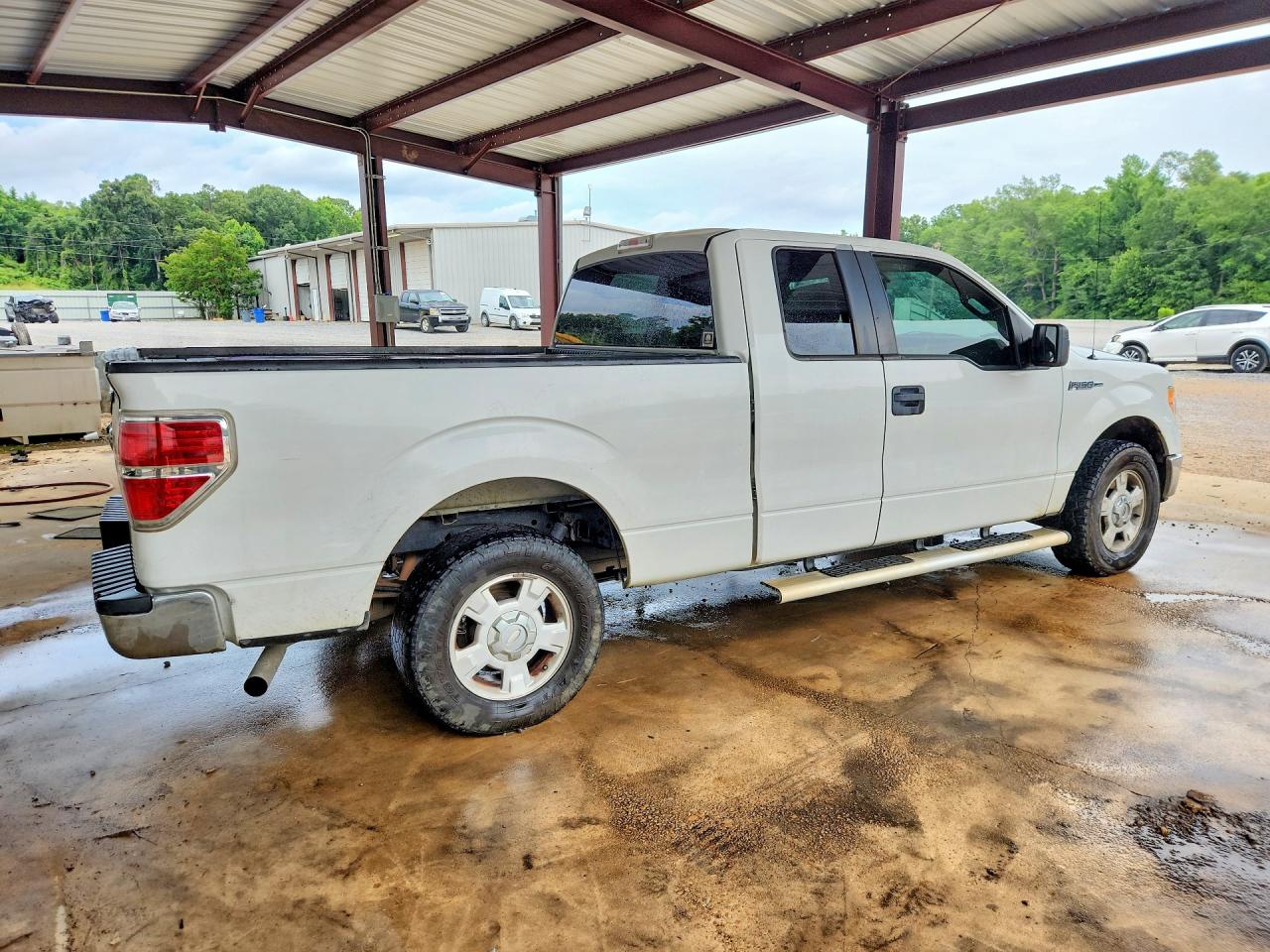 2010 Ford F150 Super Cab White vin: 1FTEX1C86AKA13723