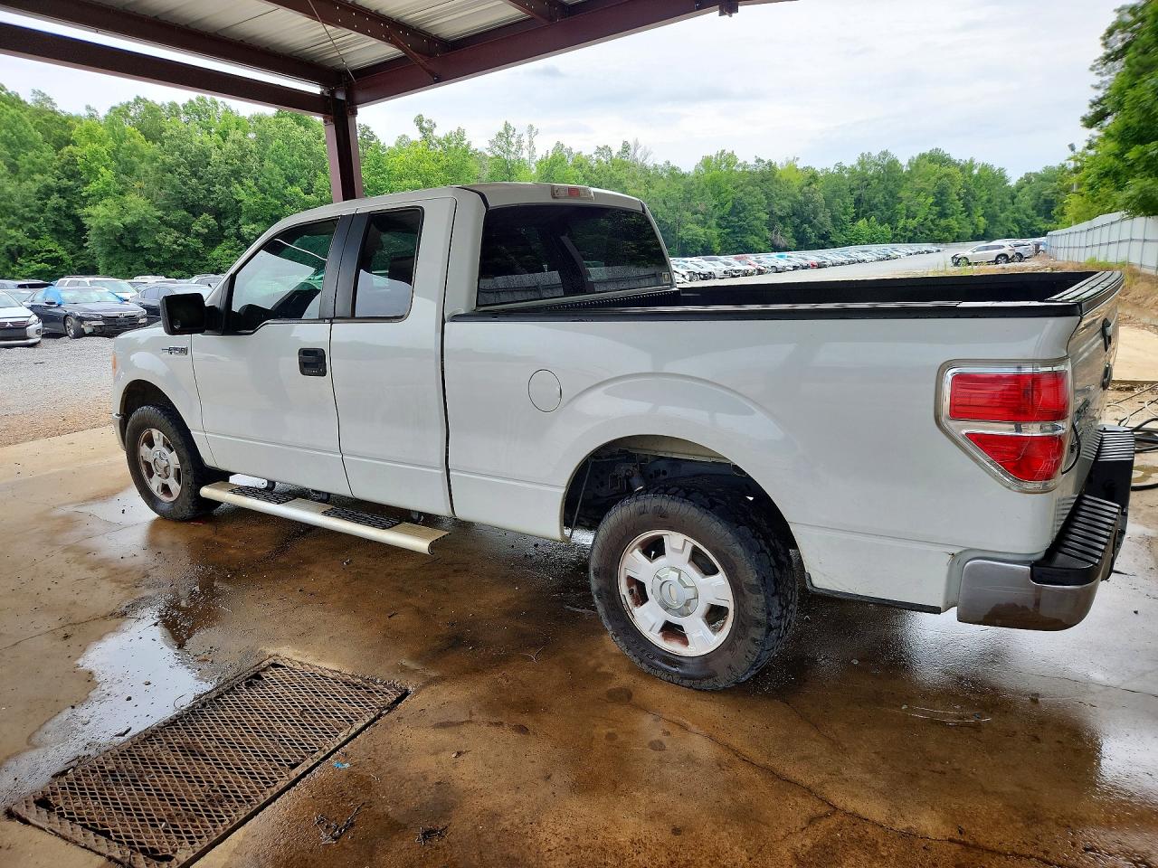 2010 Ford F150 Super Cab White vin: 1FTEX1C86AKA13723
