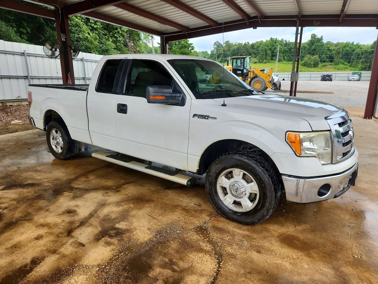 2010 Ford F150 Super Cab White vin: 1FTEX1C86AKA13723
