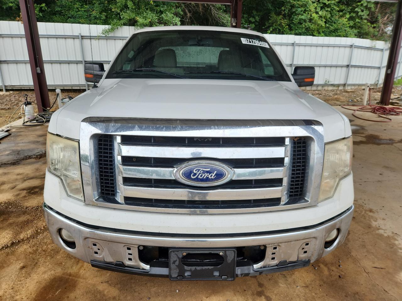 2010 Ford F150 Super Cab White vin: 1FTEX1C86AKA13723 Damage: Front Bumper Molding, Missing, Replacement Required