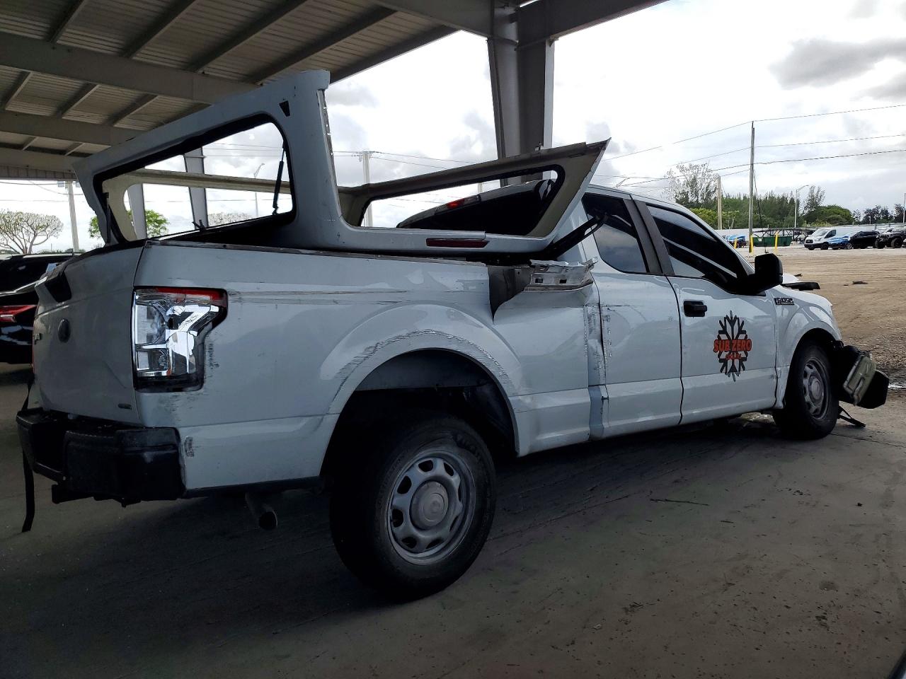 2016 Ford F150 Super Cab White vin: 1FTEX1C86GFA97625