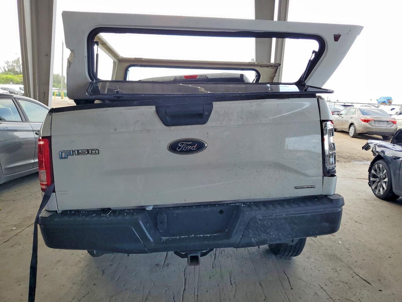 2016 Ford F150 Super Cab White vin: 1FTEX1C86GFA97625