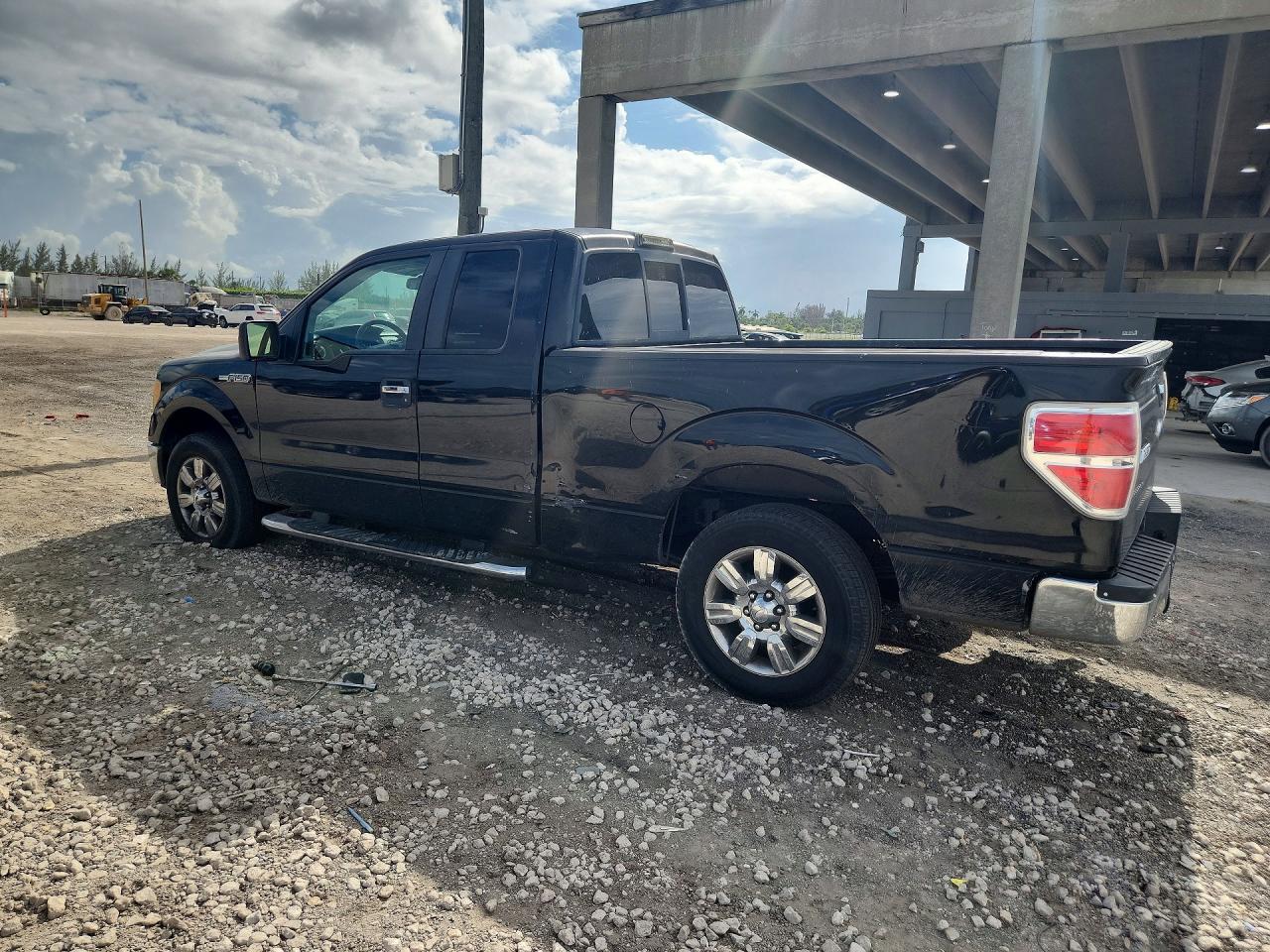 2010 Ford F150 Super Cab Black vin: 1FTEX1C87AKB48709