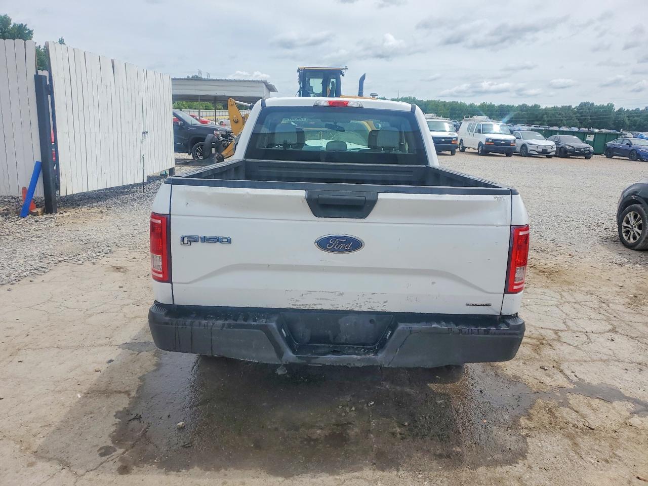 2015 Ford F150 Super Cab White vin: 1FTEX1C87FFB62982