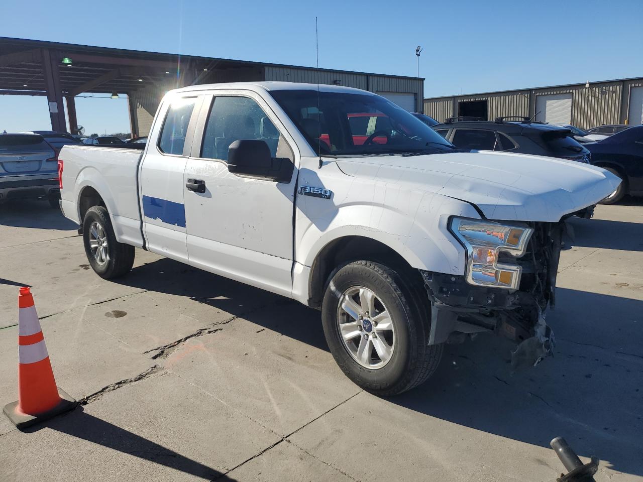 2015 Ford F150 Super Cab Blue vin: 1FTEX1C87FKD85188 Damage: Right Front Fender, Dent(S) W/ Paint Dmg, > 12 Inches