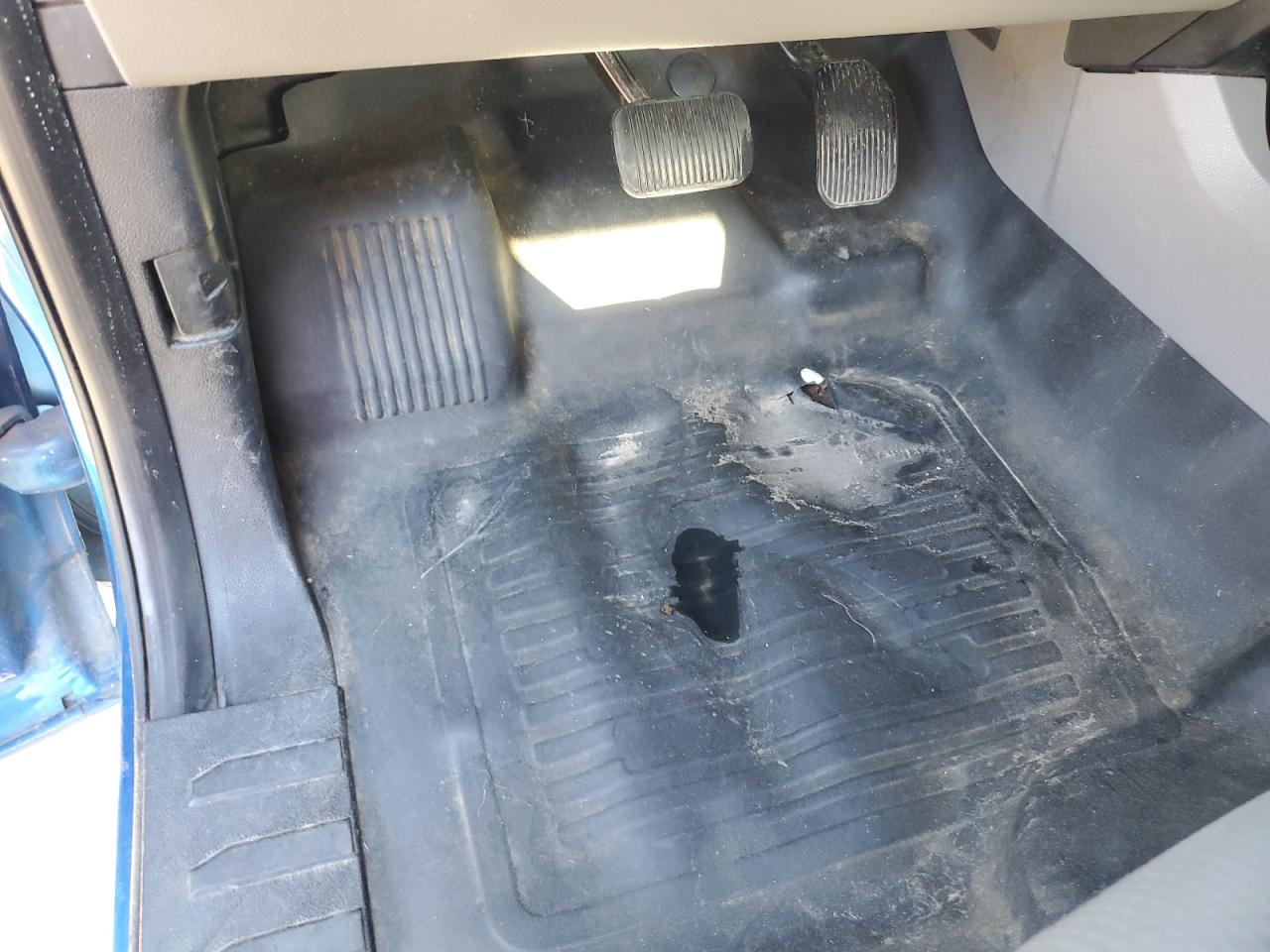 2015 Ford F150 Super Cab Blue vin: 1FTEX1C87FKD85188 Damage: Left Front Carpet, Torn, 3 To 4 Inches