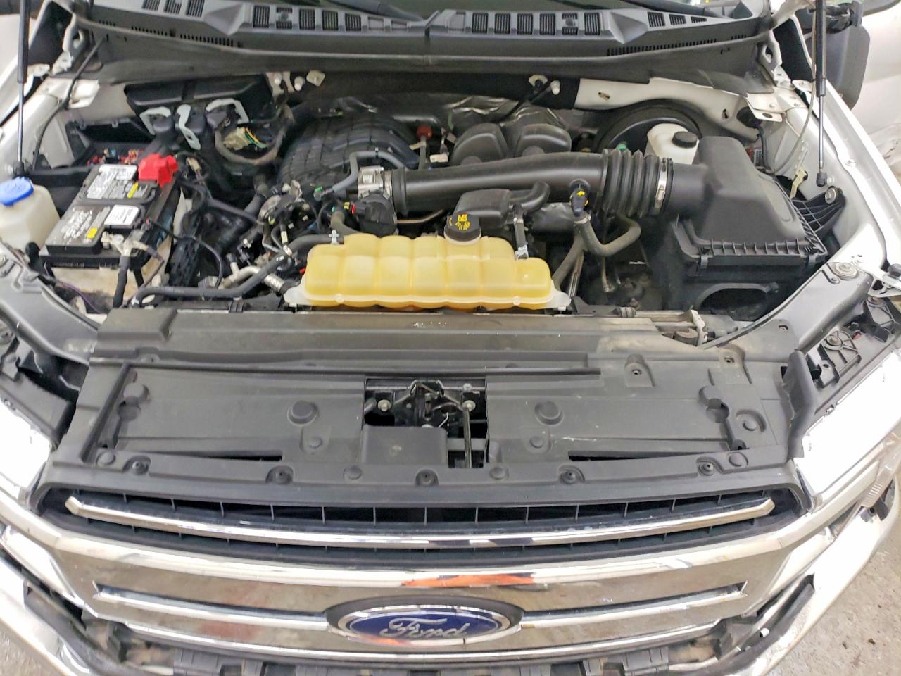 2019 Ford F150 Super Cab White vin: 1FTEX1CB0KKD64740