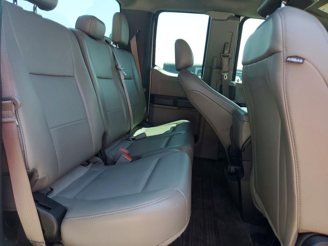 2018 Ford F150 Super Cab White vin: 1FTEX1CB6JFC59692
