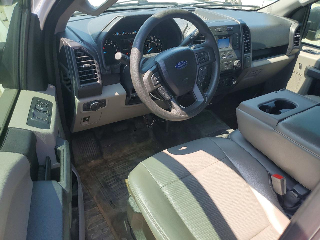 2018 Ford F150 Super Cab White vin: 1FTEX1CB6JFC59692