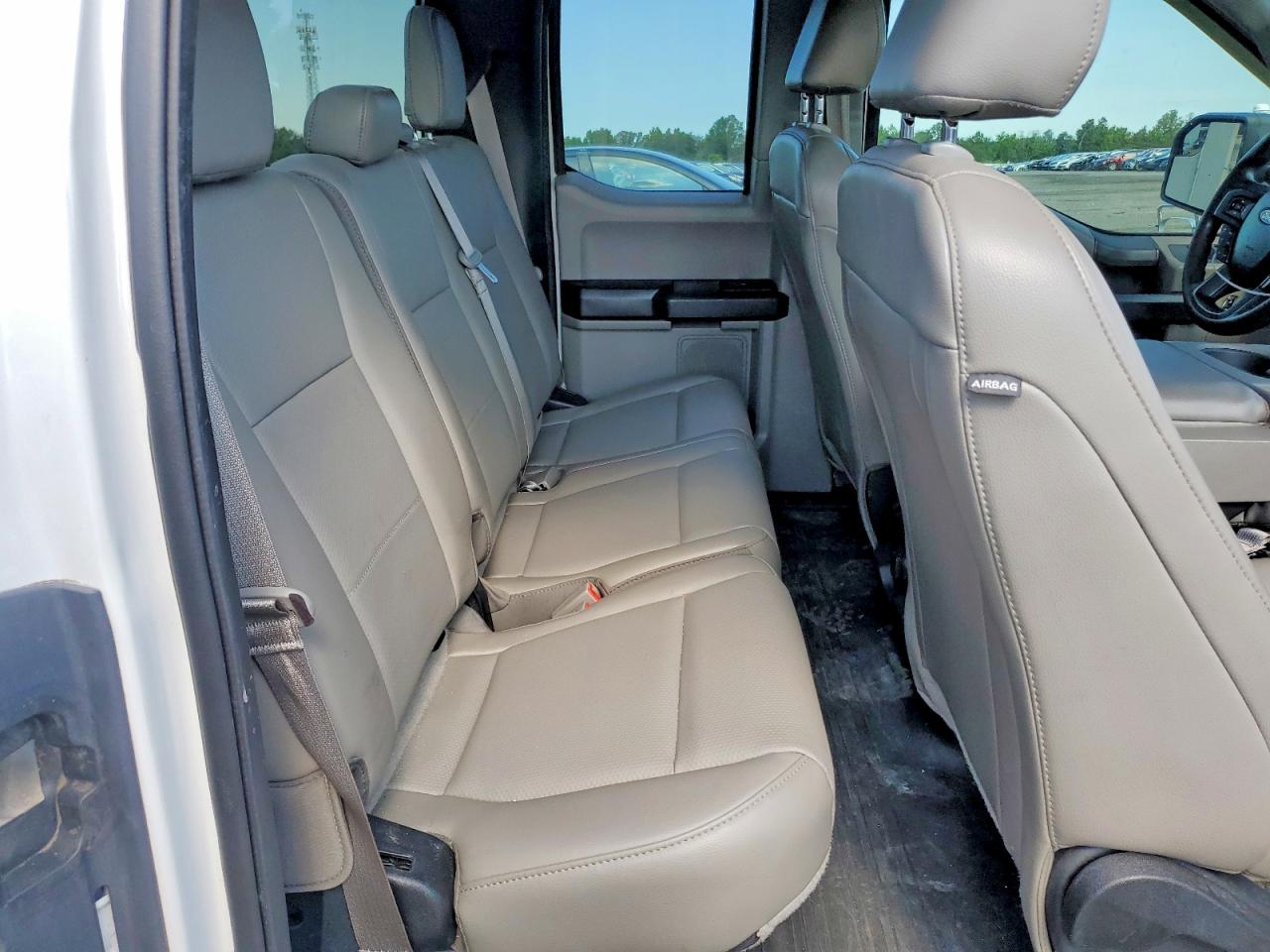 2018 Ford F150 Super Cab White vin: 1FTEX1CBXJFB73074