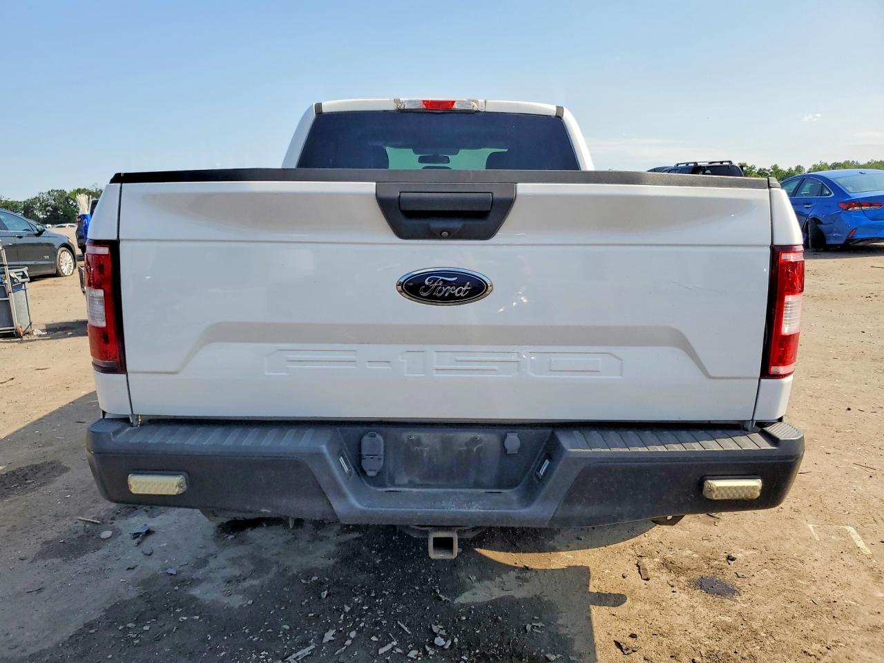 2018 Ford F150 Super Cab White vin: 1FTEX1CBXJFB73074