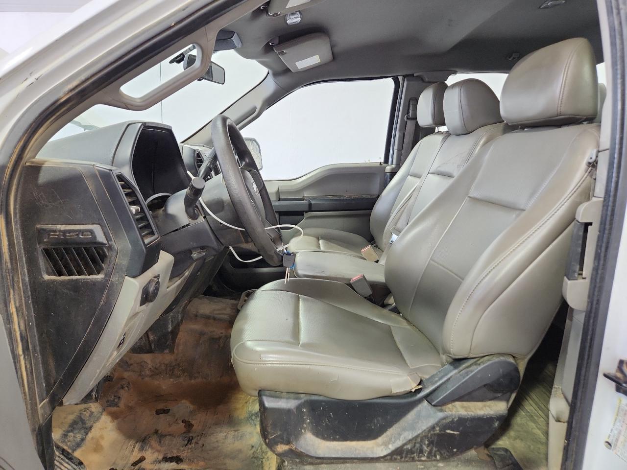 2019 Ford F150 Super Cab Белый vin: 1FTEX1CBXKKD47900 Damage: Left Front Seat Cushion, Torn, 3 To 4 Inches