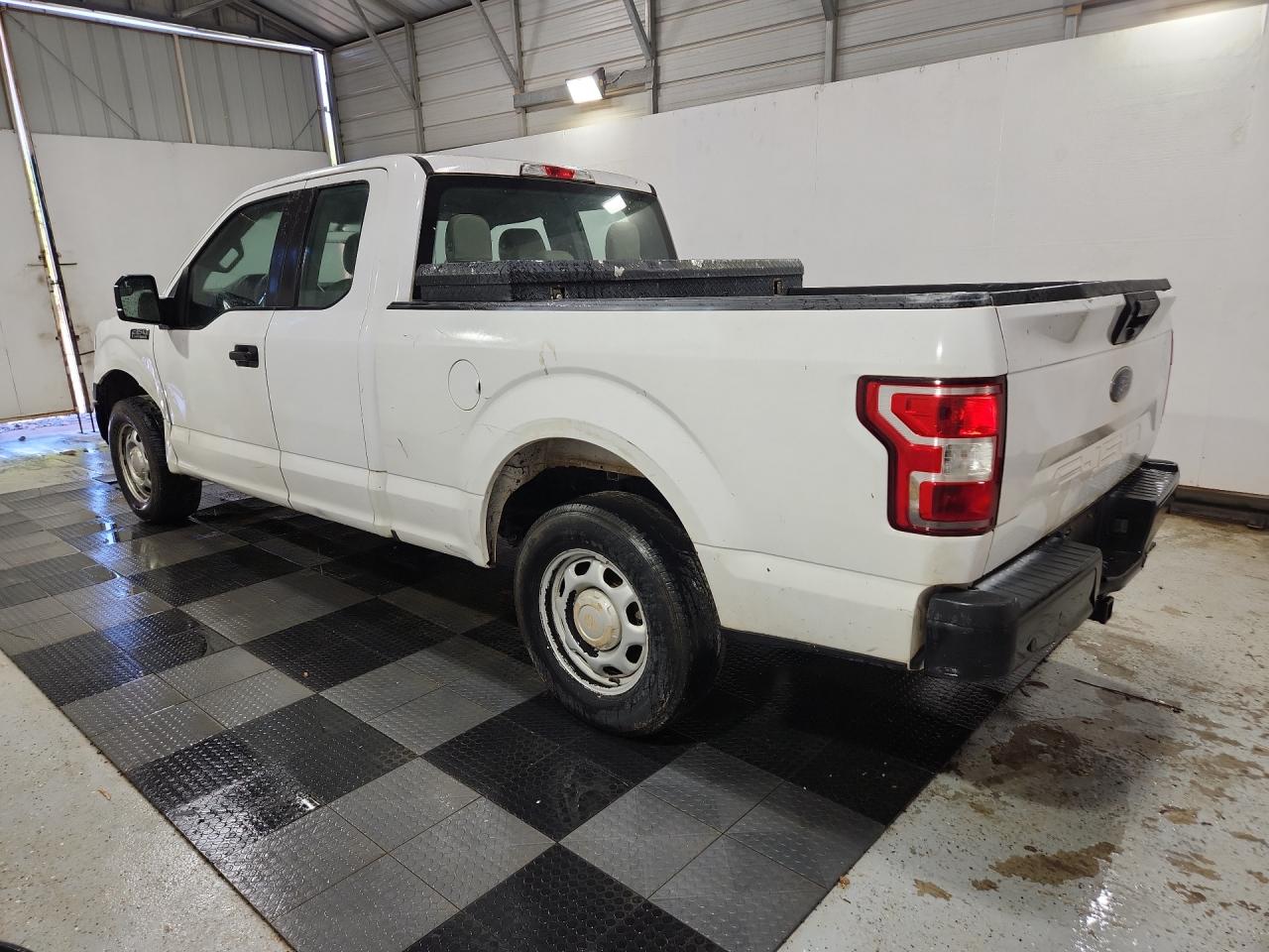 2019 Ford F150 Super Cab Белый vin: 1FTEX1CBXKKD47900 Damage: Left Rear Tire, Worn, Replacement Required