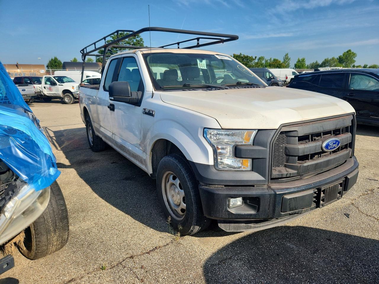 2015 Ford F150 Super Cab White vin: 1FTEX1CF5FKD21925