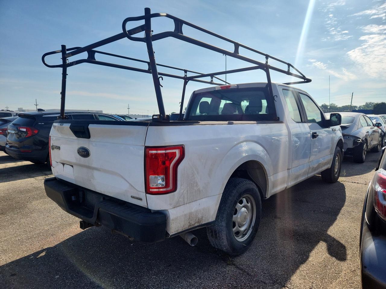2015 Ford F150 Super Cab White vin: 1FTEX1CF5FKD21925